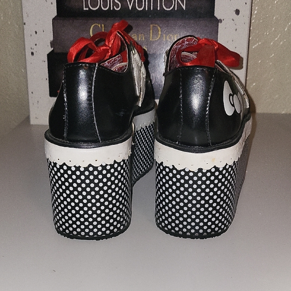 T.U.K X Hello Kitty Black and White Platform Shoes with Red Silk Laces - Picture 4 of 10